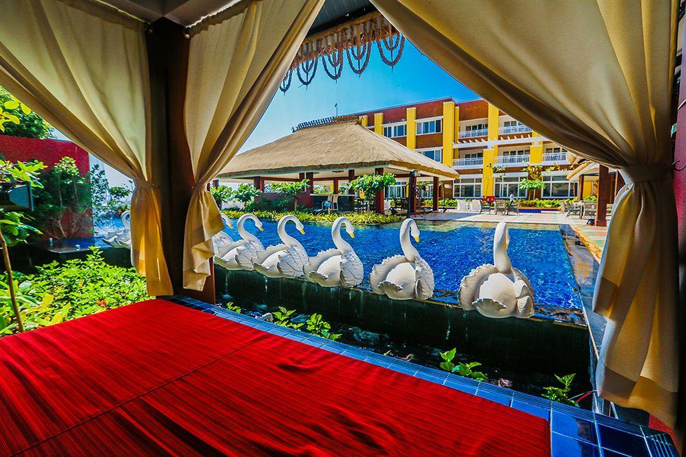 Mayfair Waves Puri Exterior photo