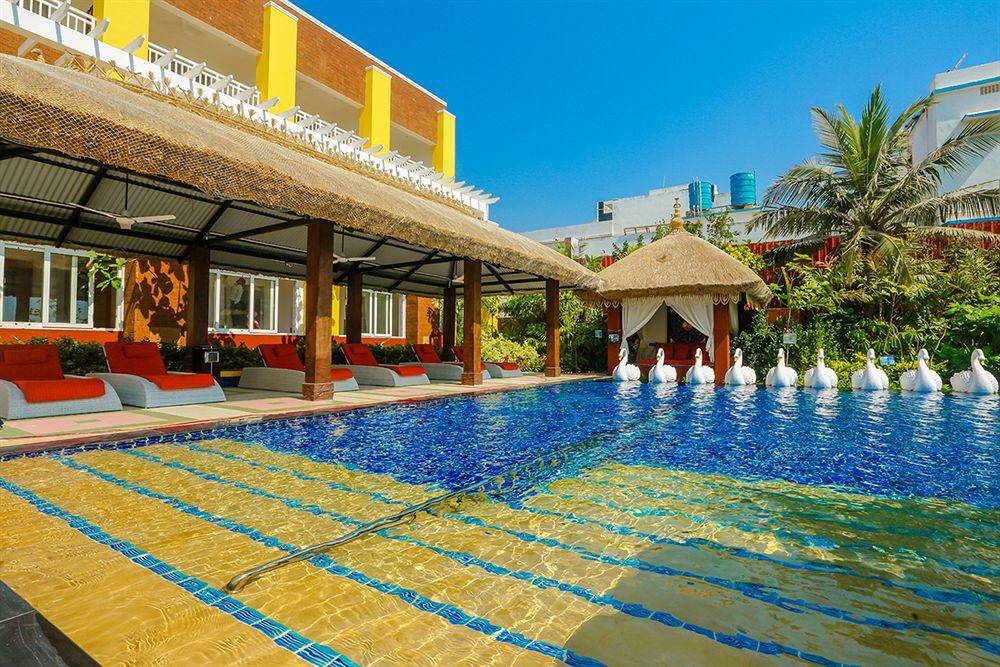 Mayfair Waves Puri Exterior photo