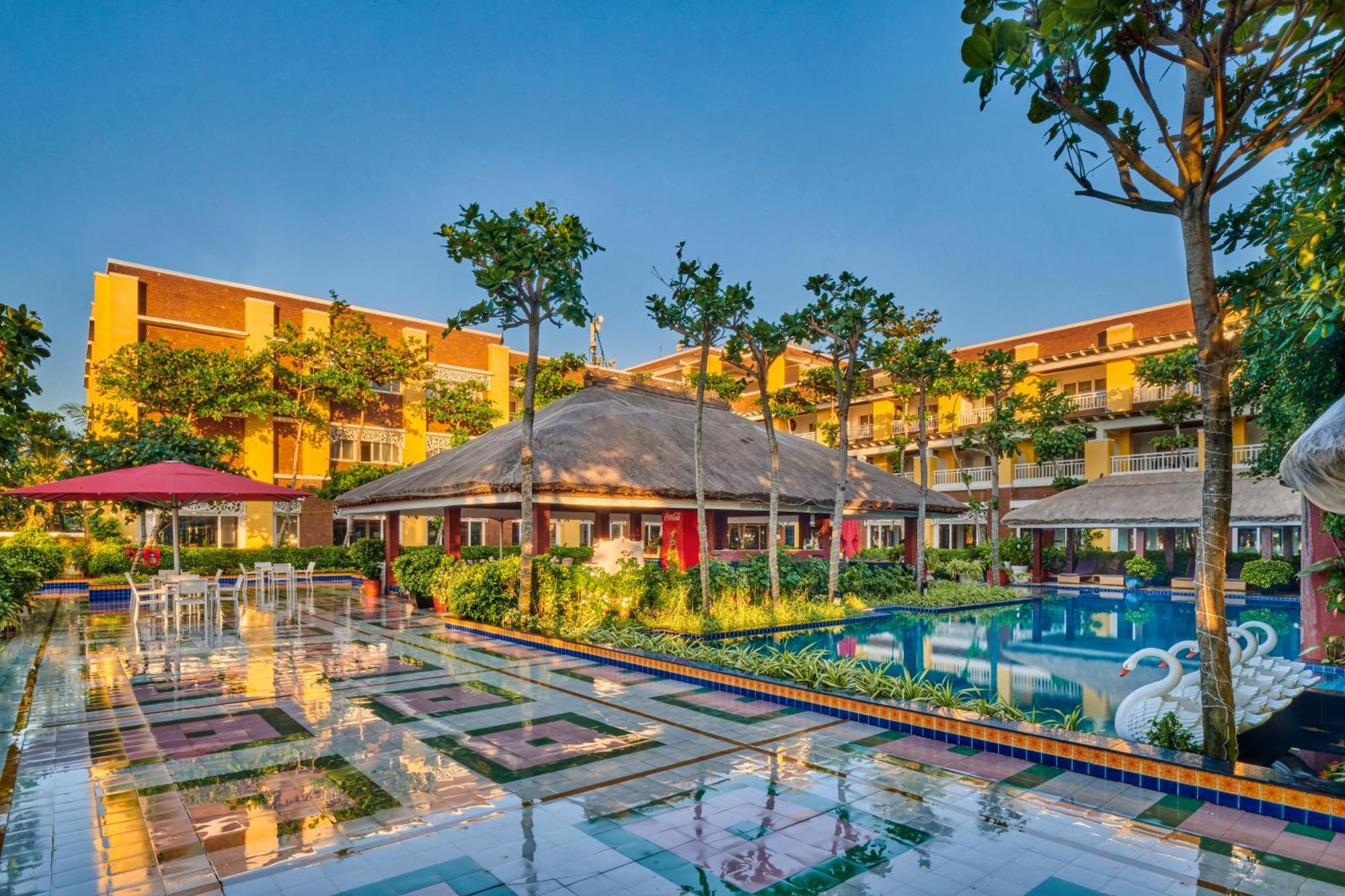 Mayfair Waves Puri Exterior photo