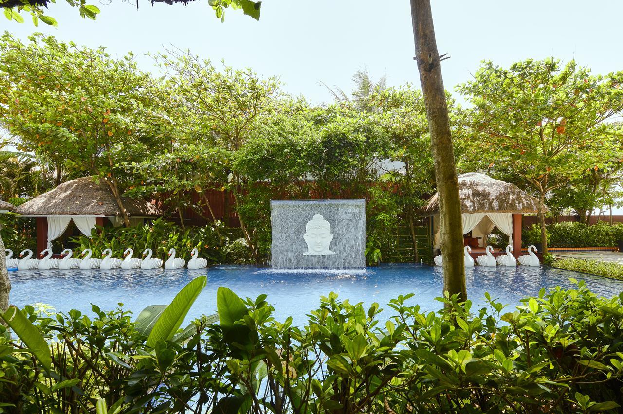 Mayfair Waves Puri Exterior photo